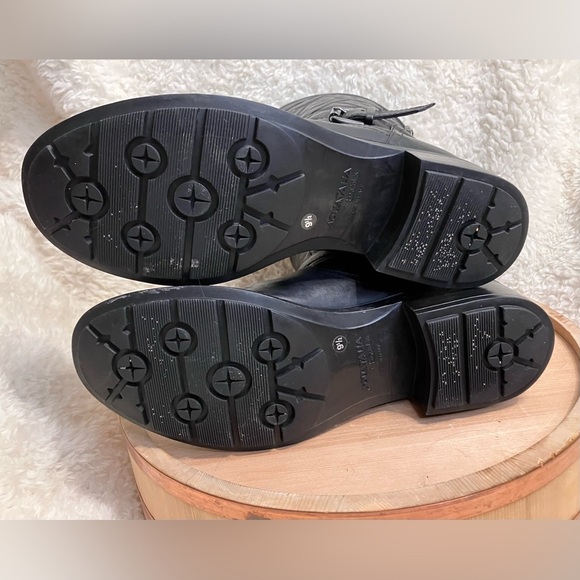 EUC Aquatalia by Marvin K Sweetie Black Quilted Leather Moto Boots Women's 9.5 - Picture 6 of 10